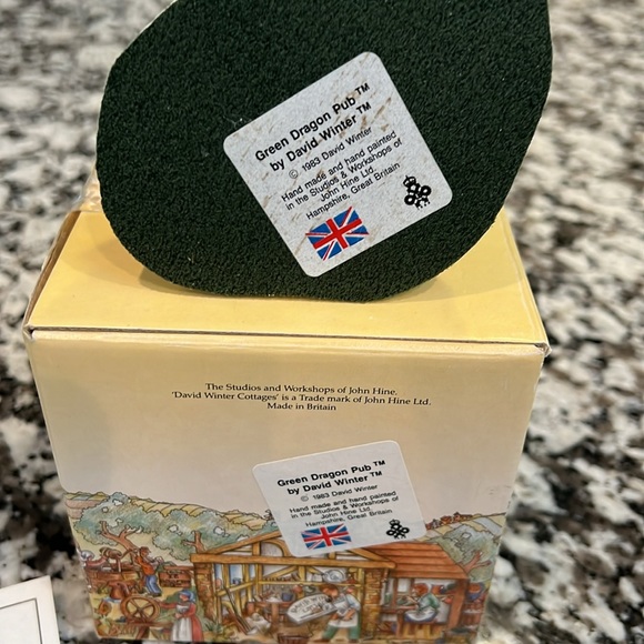 David Winter Cottages Green Dragon Pub - Picture 8 of 8